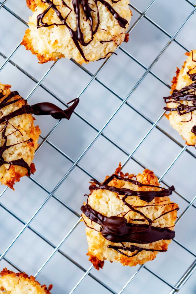 Overhead photo of keto macaroons on a cooling rack.