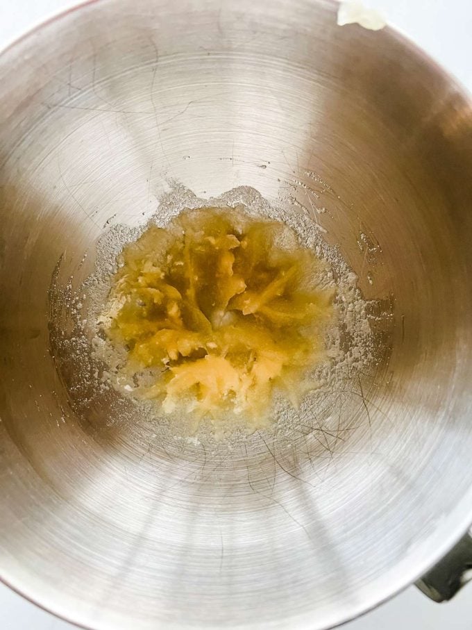 Bloomed gelatin in a bowl.